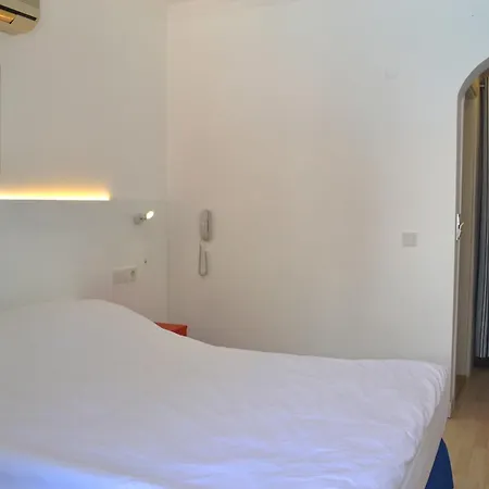 Su - Hotel 3*