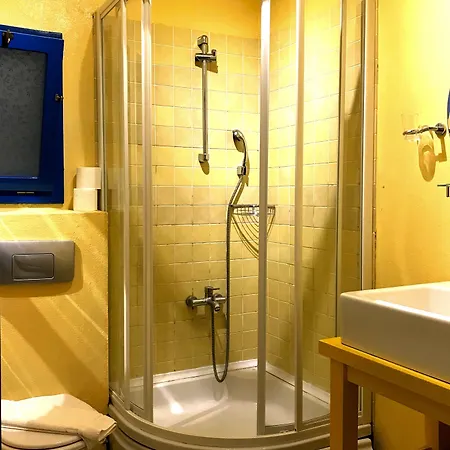 Su - Hotel 3*